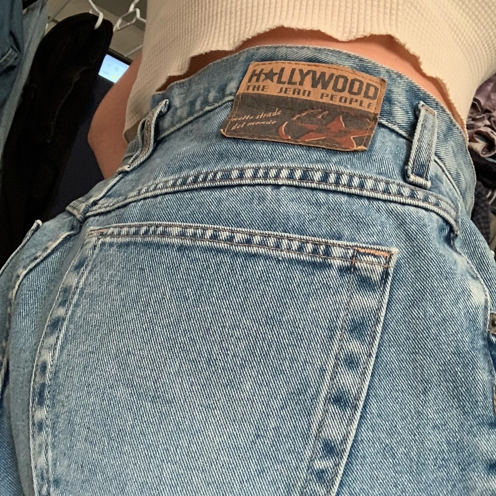 Hollywood mom jeans